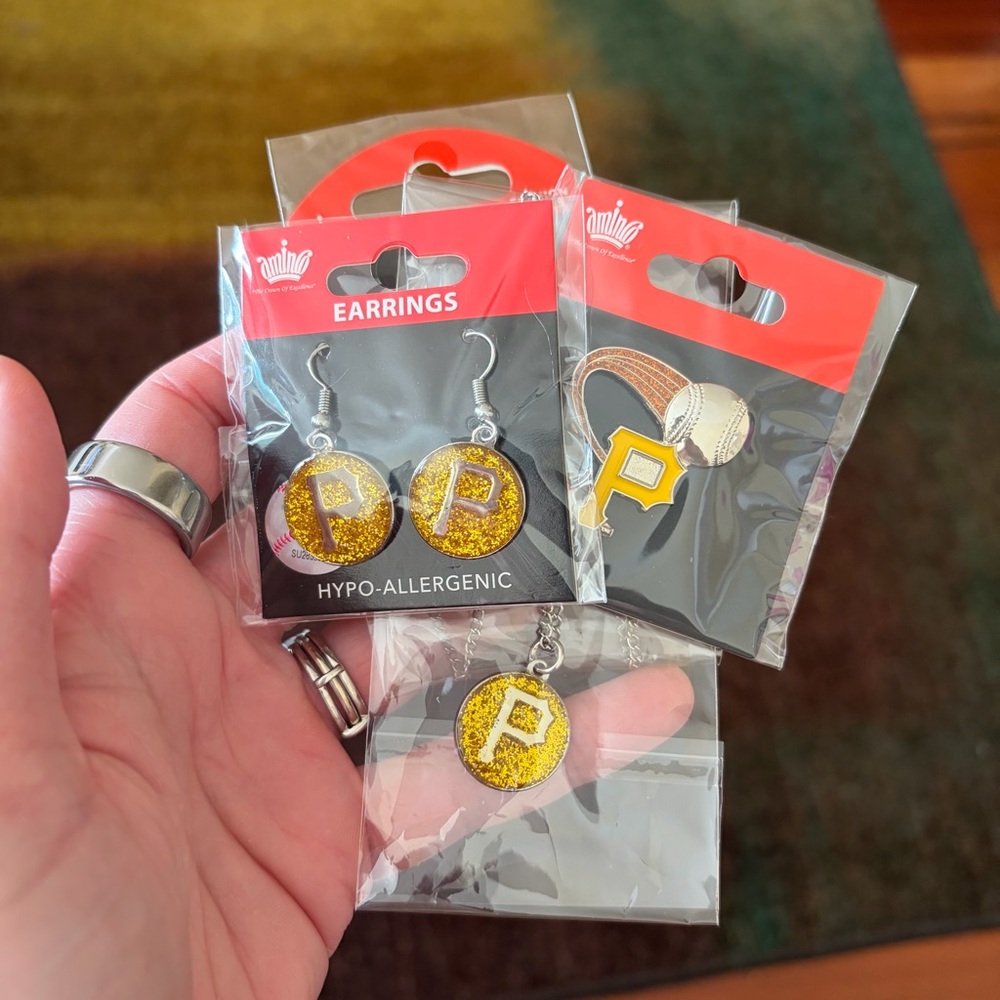Pittsburgh Pirates Logo Glitter Earring, necklace, and pin set